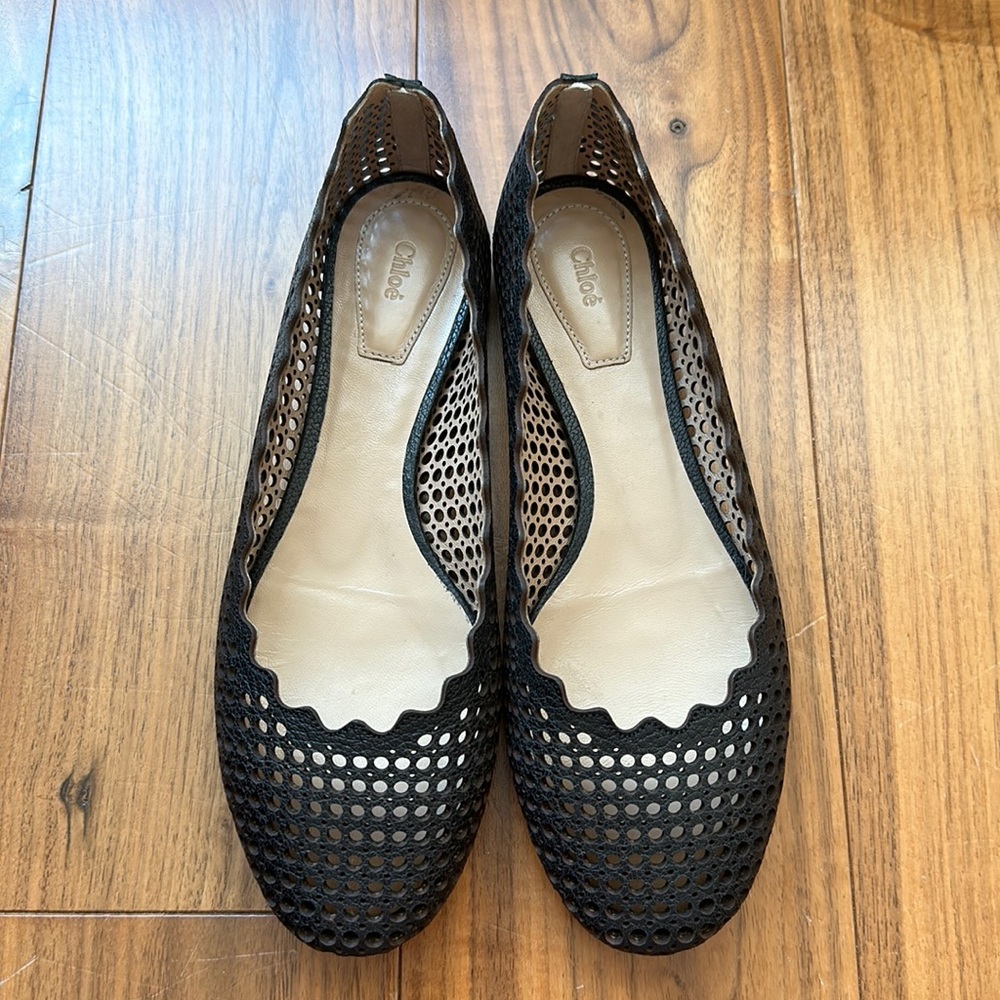 Beautiful Chloe scalloped ballerina flat in excellent condition